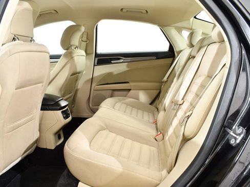 Used 2013 Ford Fusion SE FWD image 16