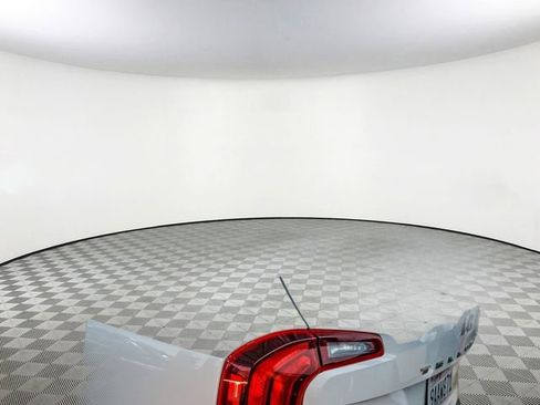 Certified 2022 Kia Telluride LX image 8