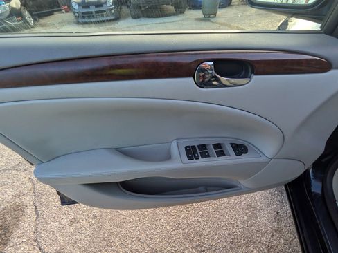Used 2006 Buick Lucerne CX image 9