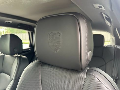 Used 2026 Porsche Macan AWD/4WD image 24