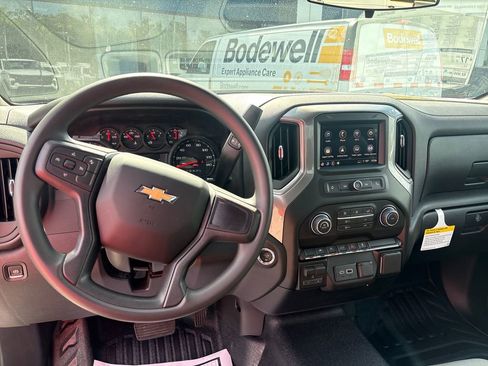 New 2026 Chevrolet Silverado 1500 W/T w/ WT Value Package AWD/4WD image 11