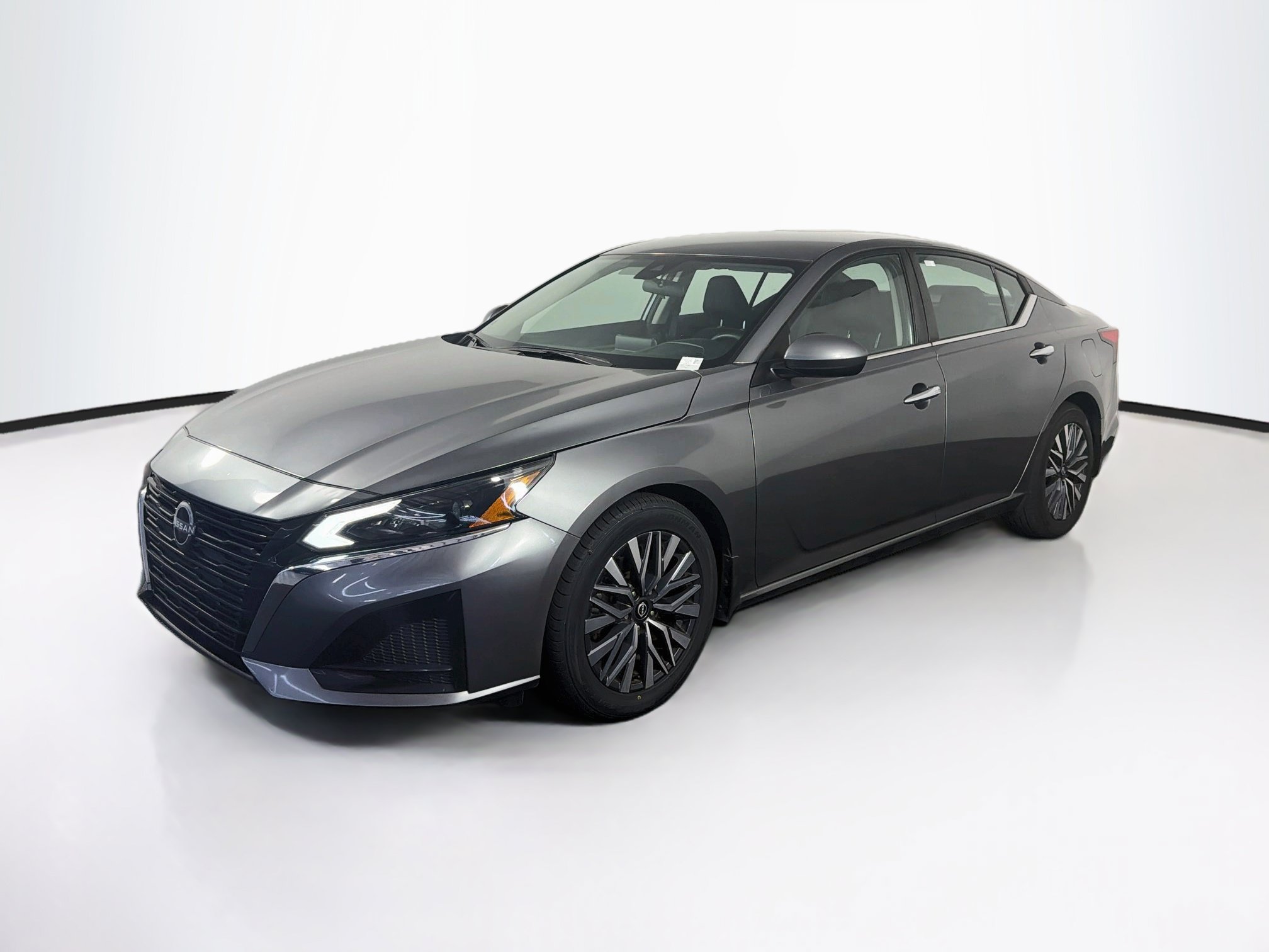 Used 2023 Nissan Altima 2.5 SV FWD image 3