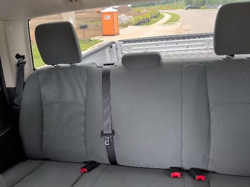 Used 2016 RAM 2500 Tradesman w/ Chrome Appearance Group AWD/4WD image 17