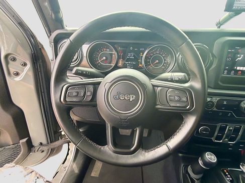 Used 2022 Jeep Gladiator Sport AWD/4WD image 32