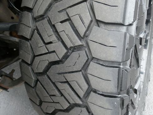 Used 2021 Chevrolet Silverado 2500 LT w/ Convenience Package image 11