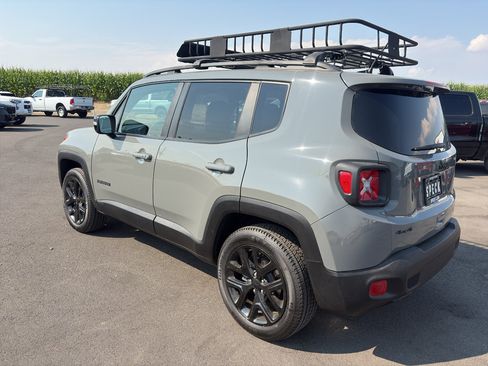 Used 2022 Jeep Renegade Altitude w/ Convenience Group AWD/4WD image 20