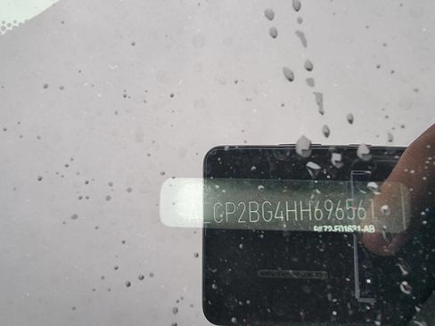 Used 2017 Land Rover Discovery Sport SE image 22