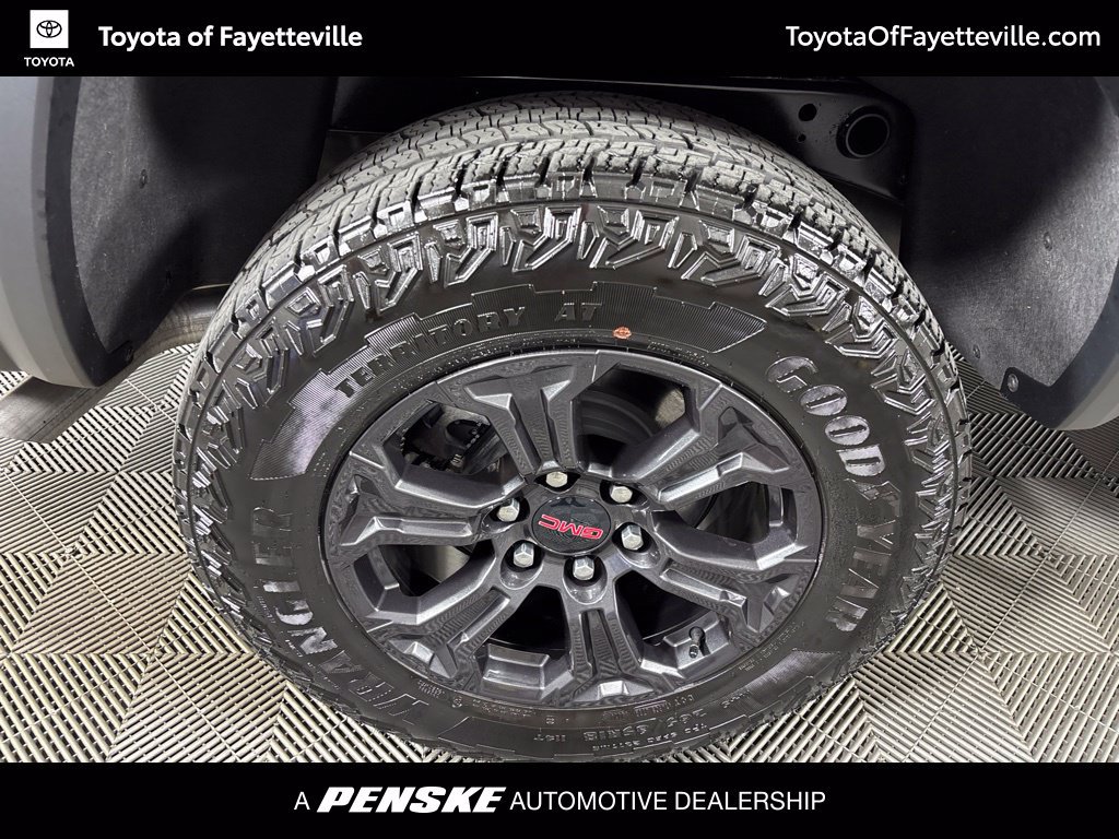 Used 2025 GMC Canyon Elevation w/ Technology Package AWD/4WD image 17