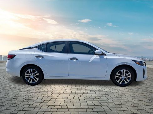 Certified 2025 Nissan Sentra S FWD image 4