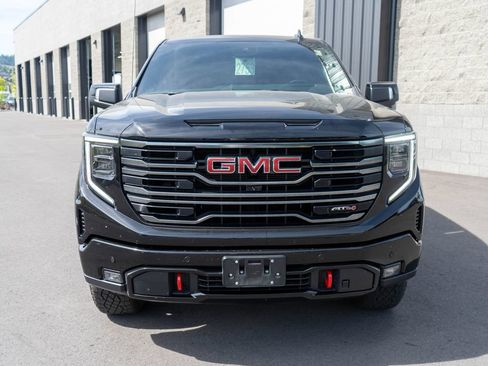 Used 2025 GMC Sierra 1500 AT4 w/ Technology Package AWD/4WD image 2