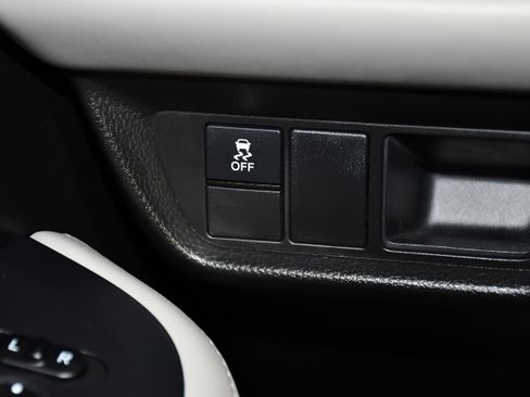 Certified 2023 Honda HR-V LX image 33