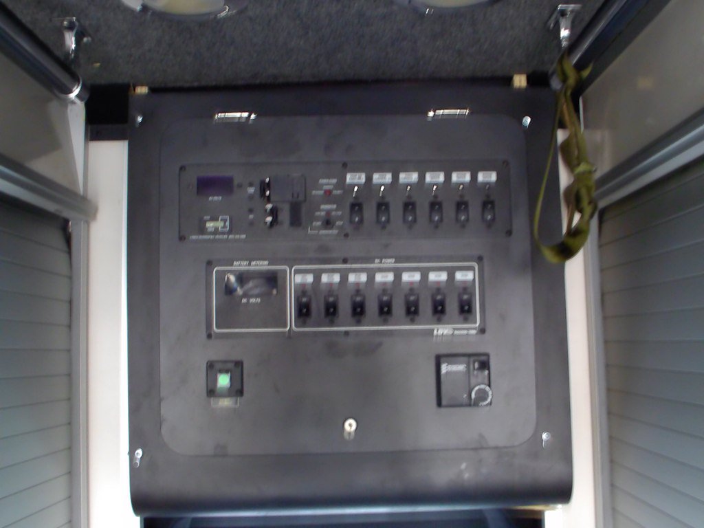 Used 2012 Ford F550 4x4 Regular Cab Super Duty w/ Payload Upgrade Pkg image 33