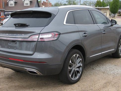Used 2022 Lincoln Nautilus Reserve AWD/4WD image 3