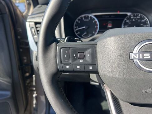 Used 2025 Nissan Rogue SV image 18