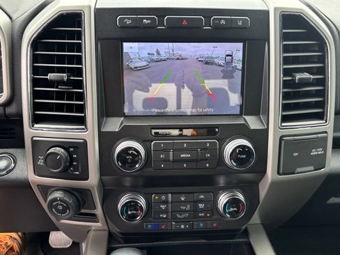 Used 2020 Ford F150 Lariat w/ Equipment Group 502A Luxury AWD/4WD image 12