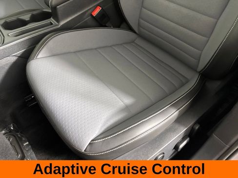 Used 2025 Volkswagen Jetta SE w/ Sunroof Package FWD image 12