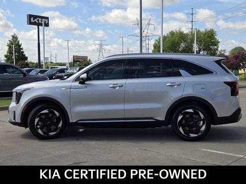 Certified 2025 Kia Sorento EX w/ EX Panoramic Sunroof Package AWD/4WD image 3
