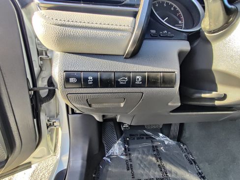 Used 2022 Toyota Camry LE image 14