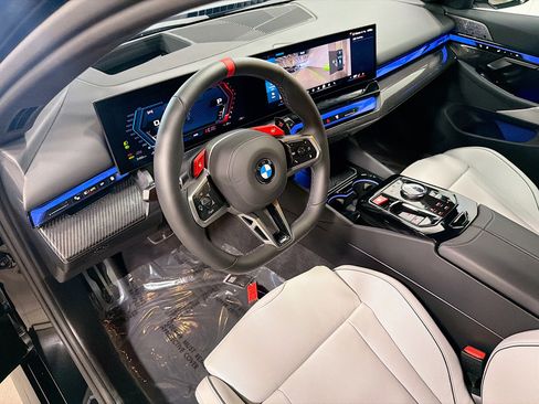 Used 2026 BMW M5 Touring w/ M Driver's Package image 4