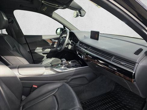 Used 2017 Audi Q7 3.0T Prestige w/ Prestige Package image 9