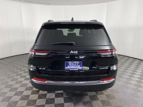 Used 2024 Jeep Grand Cherokee Limited AWD/4WD image 10