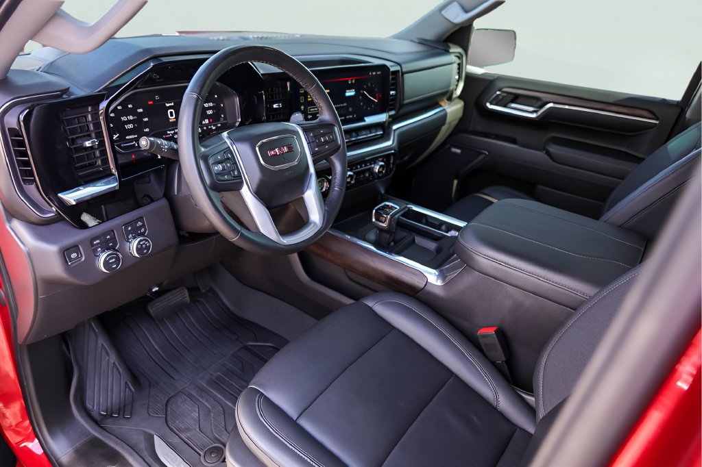 Used 2024 GMC Sierra 1500 SLT AWD/4WD image 13