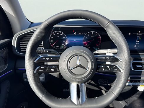 New 2026 Mercedes-Benz GLS 450 4MATIC image 13