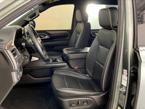 Used 2023 Chevrolet Suburban Premier AWD/4WD image 35