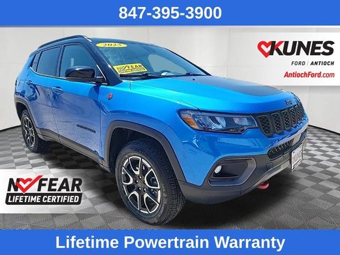 Used 2025 Jeep Compass Trailhawk AWD/4WD image 1
