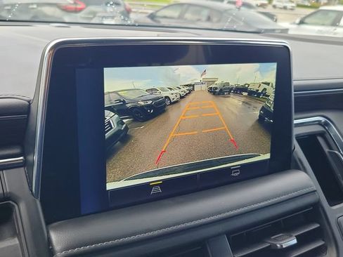 Used 2022 Chevrolet Suburban LT RWD image 28