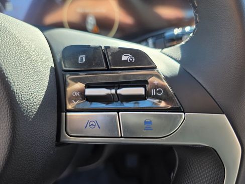 New 2026 Hyundai Elantra Limited FWD image 23
