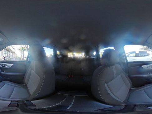 Used 2025 Chevrolet Blazer LT image 44