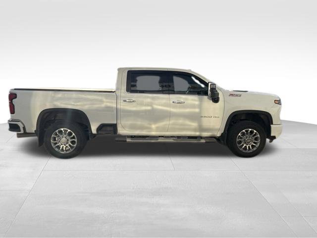Used 2025 Chevrolet Silverado 3500 LTZ w/ Z71 Chrome Sport Edition AWD/4WD image 8
