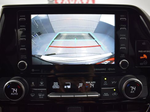 Used 2021 Toyota Highlander LE image 20