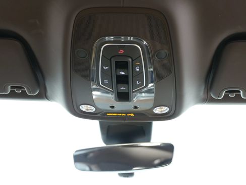 Used 2021 Bentley Bentayga AWD/4WD image 49