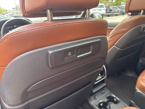Used 2022 BMW X7 xDrive40i w/ M Sport Package AWD/4WD image 29