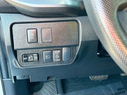 Used 2023 Toyota Tacoma TRD Off-Road image 7