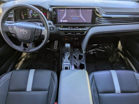 Used 2025 Toyota Camry SE w/ Multimedia Upgrade Package image 8