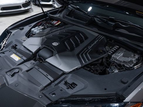 Used 2021 Lamborghini Urus AWD/4WD image 45