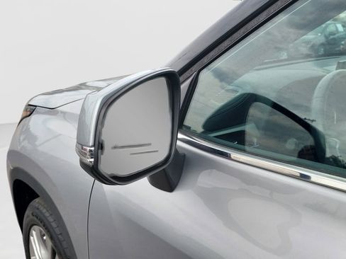 Used 2023 Toyota Highlander Platinum FWD image 26
