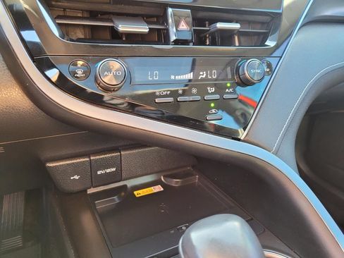 Used 2023 Toyota Camry XSE FWD image 23