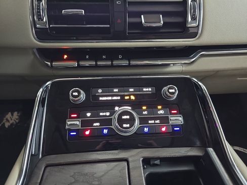 Used 2018 Lincoln Navigator L Reserve w/ Technology Package AWD/4WD image 24