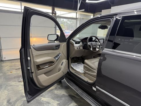 Used 2017 GMC Yukon SLT AWD/4WD image 11