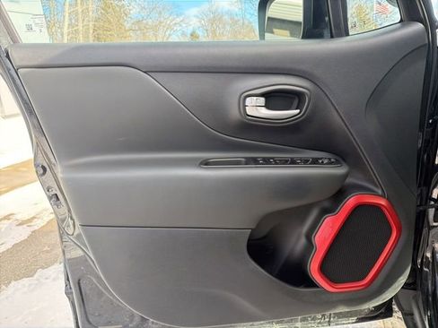 Used 2023 Jeep Renegade Trailhawk image 19