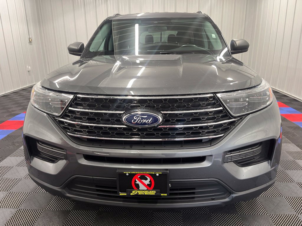 Used 2023 Ford Explorer XLT AWD/4WD image 7