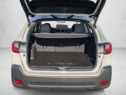 Certified 2025 Subaru Outback Premium image 8