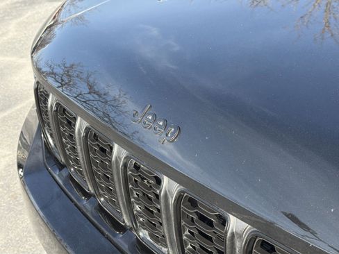 Used 2023 Jeep Grand Cherokee Altitude image 11