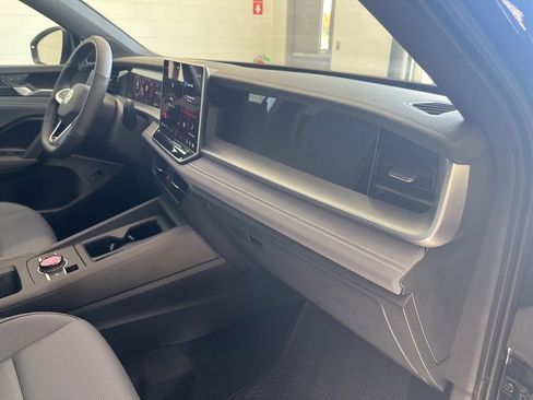 New 2026 Volkswagen Tiguan SE R-Line AWD/4WD image 38