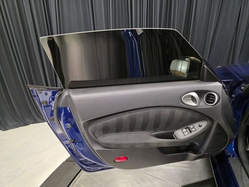 Used 2020 Nissan 370Z NISMO RWD image 17