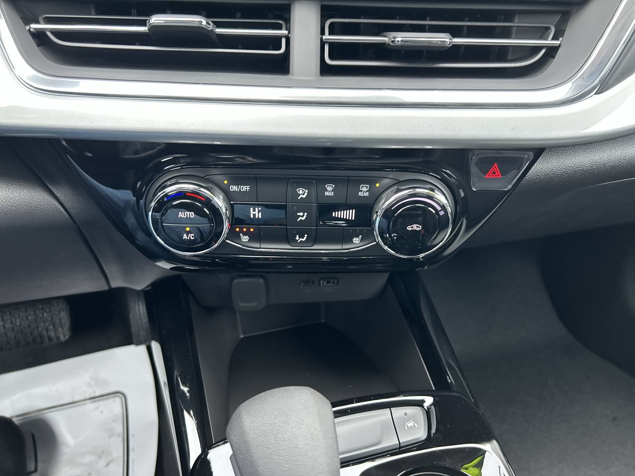 New 2026 Chevrolet Trax LT w/ Driver Confidence Package FWD image 28